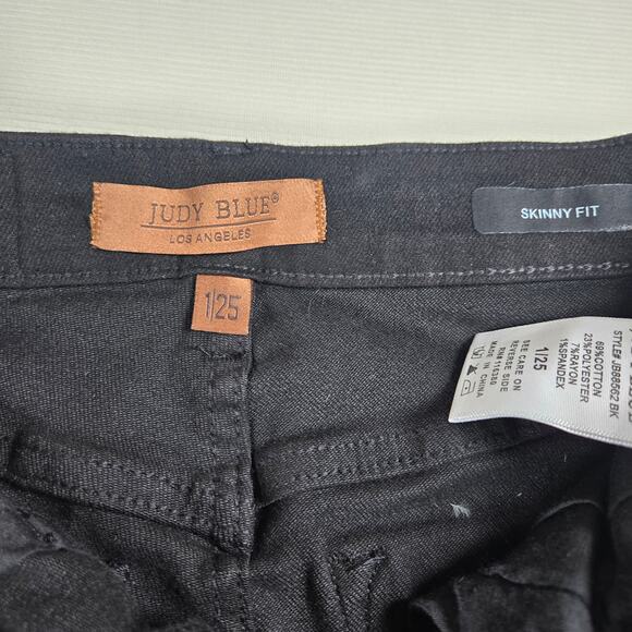 Judy Blue High Rise Distressed Raw Hem Skinny Fit Black Jeans Women's Size 1/25 - Picture 5 of 11